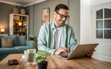 Why Laptop Sales Are Booming in Pakistan