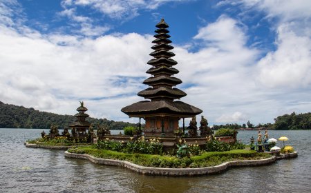 Mystical Beauty Awaits at Bali’s Pura Ulun Danu Bratan