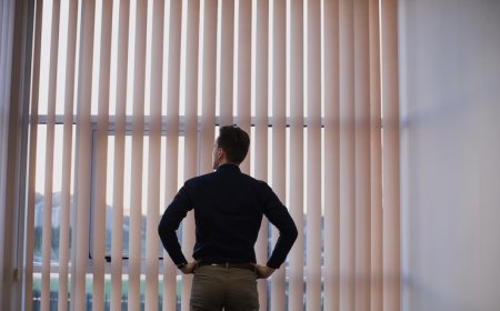 Stylish & Functional: Vertical Blinds Solutions for Dubai Offices