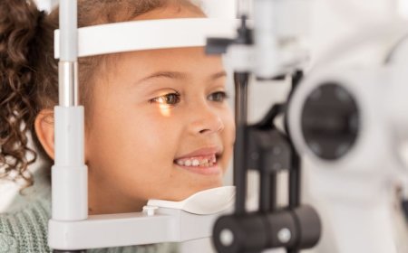 Pediatric Eye Specialist in Faridabad | Dr. Vikas Thukral