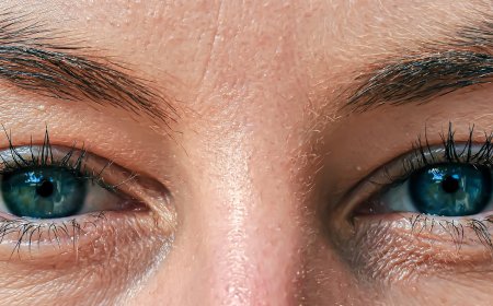 Hooded Eyes: What They Are and Makeup Tips to Enhance Them