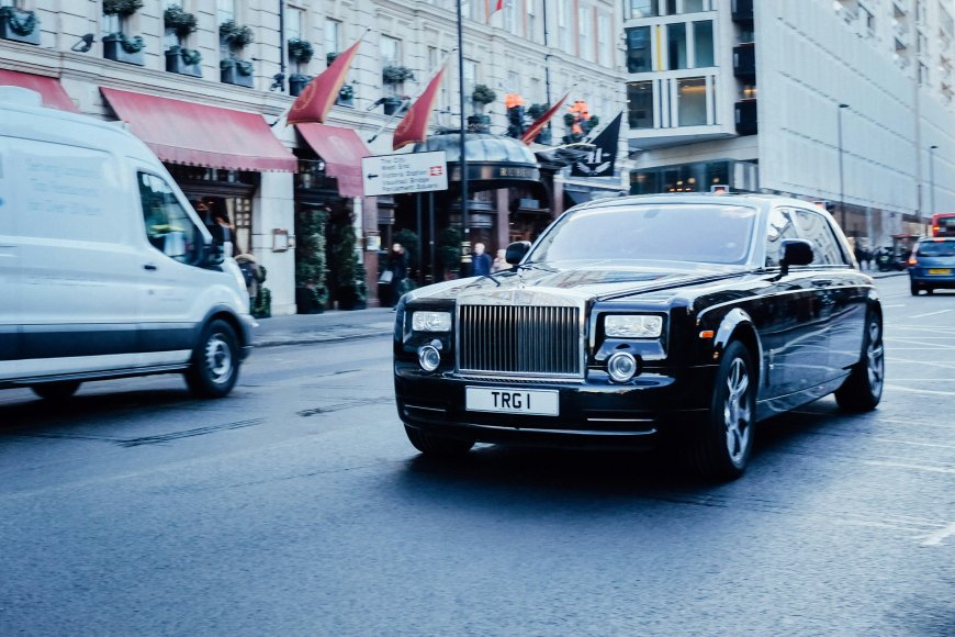 Luxury Chauffeur-Guided Tours of London’s Iconic Sights