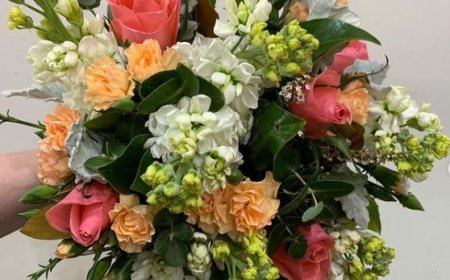 The Secret Behind Stunning Bouquets: Expert Tips from Your Local Florist