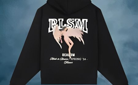 Realism Hoodie – Streetwear That Speaks for Itself