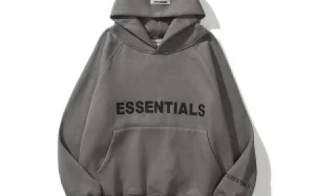 Oversized Essentials Hoodie – Perfect for Layering