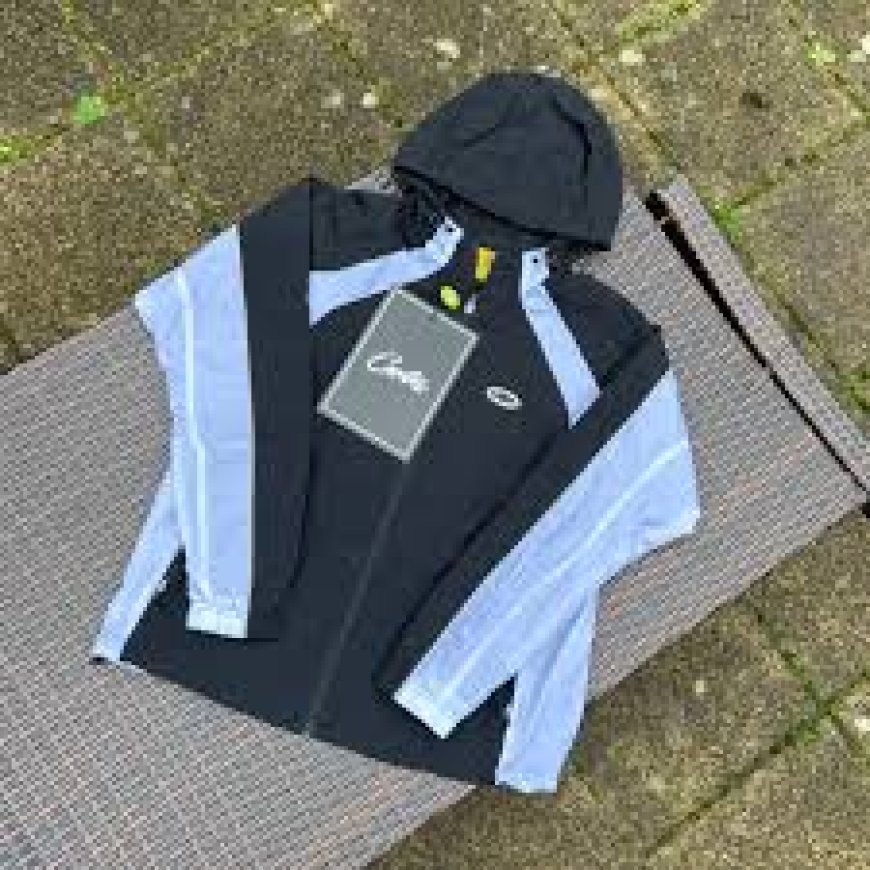 Corteiz Windbreaker: A Blend of Style and Functionality
